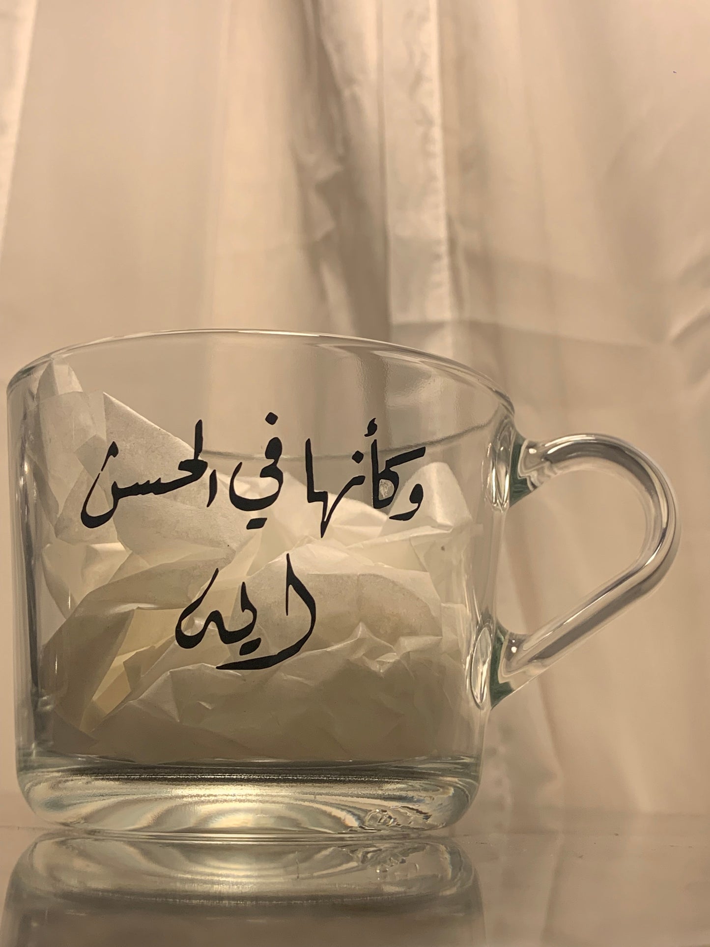 وكانها في الحسن آيه